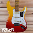 Fender Player Plus Stratocaster with Deluxe Bag - Pau Ferro Fingerboard - Tequila Sunrise