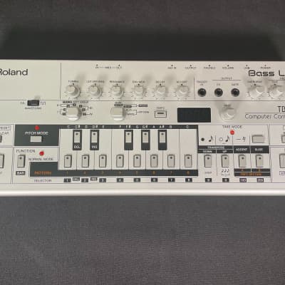 Roland TB-03 Synthesizer (Edison, NJ)  (TOP PICK)