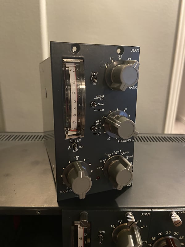 AML 52f50 2020 Gray Reverb