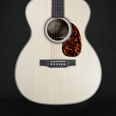 Larrivée OM-03 Walnut Limited Edition Acoustic Guitar image 3