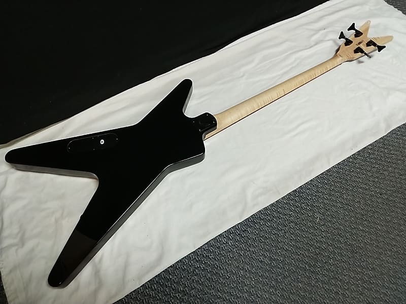 DEAN ML Metalman Classic Black 4-string BASS guitar w/ Hard Case