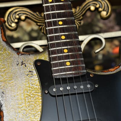 Fender Stratocaster HSS Heavy Relic Custom Silver Sparkle O Black image 23
