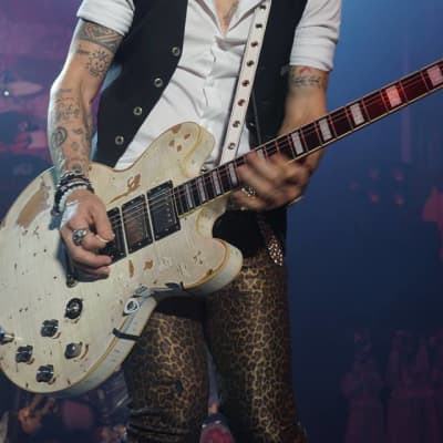 Immagine Palermo DIS VICIOUS 2018 Tommy Henriksen / Alice Cooper / Hollywood Vampires White Relic w/ 335 Case - 7
