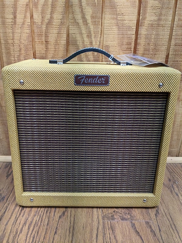 Fender Pro Junior IV Lacquered Tweed - Fuller's Guitar