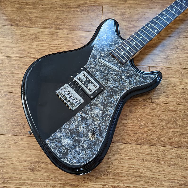 Peavey retro shop fire guitar