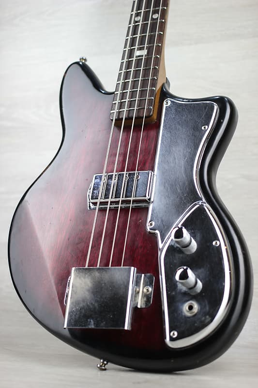 Rare Japan Short Scale Guyatone EB4 1965 Redburst for fans