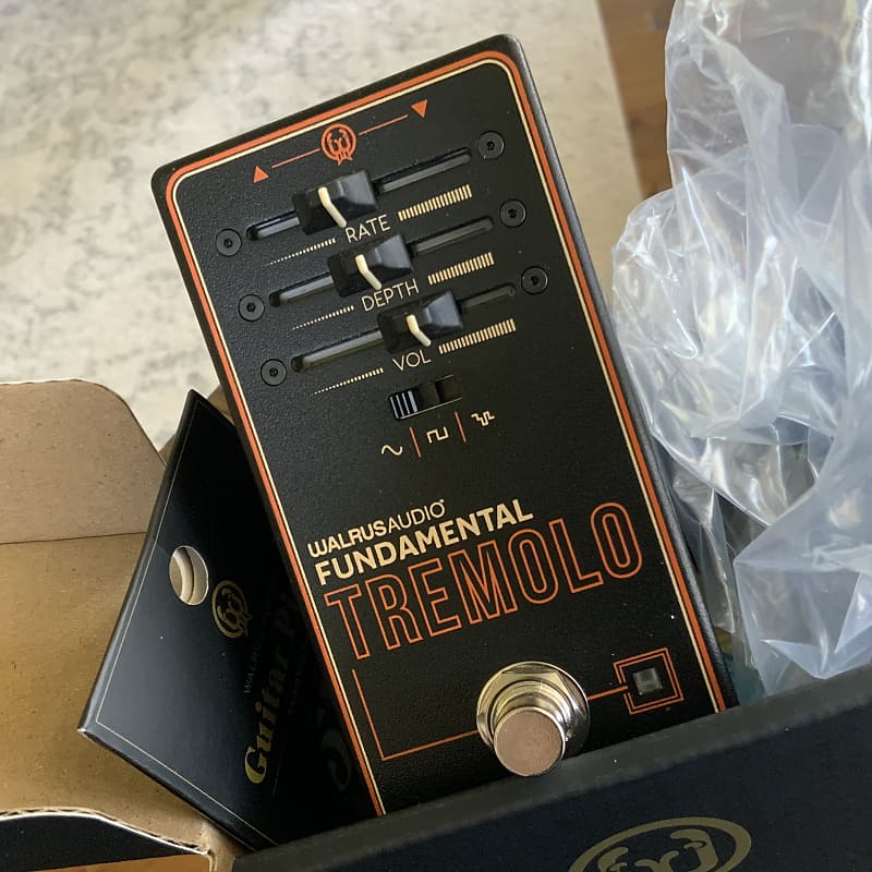 Walrus Audio Fundamental Tremolo