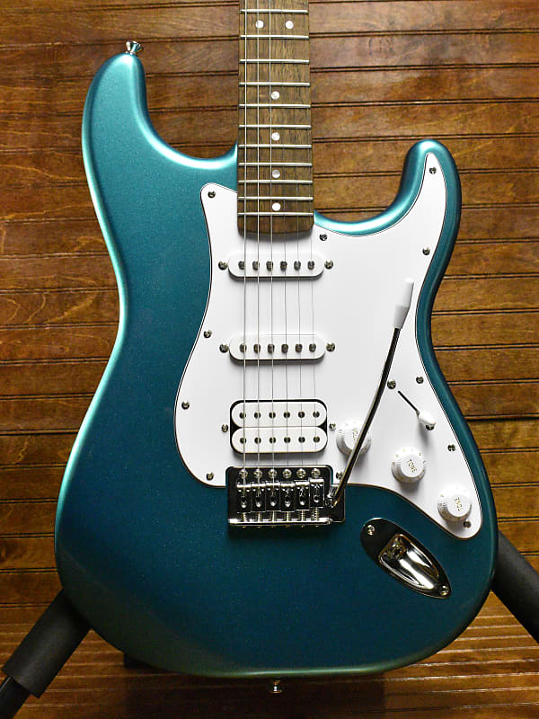 Race on sale green stratocaster