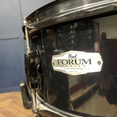 Pearl Forum 14” x 5.5 ” 8 Lug Snare Drum / Black #LC40 image 3