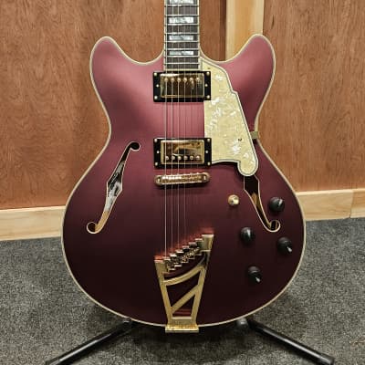 D'Angelico Deluxe DC Semi-Hollow Double Cutaway image 2