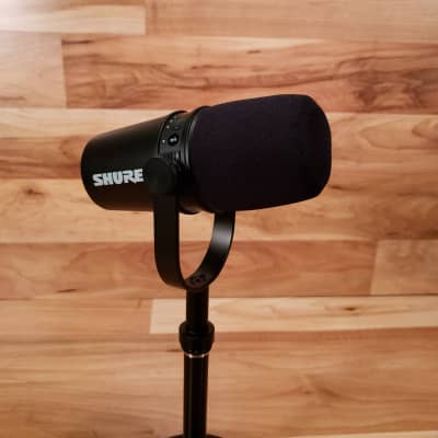 Shure Motiv MV7-K Podcasting, Streaming, Home Recording and Gaming Microphone Black Free 2 Day Ship image 4
