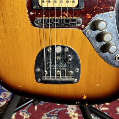 + Video Fender 2014 Kurt Cobain Roadworn Jaguar Sunburst Guitar + Case + Book - Nirvana image 8