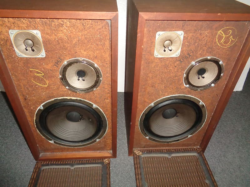 Fisher Vintage Pair of The Fisher XP-6 Speakers Clean-Tested-Working