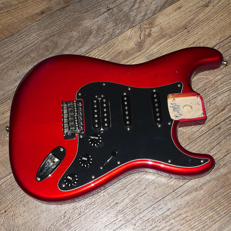 Fender Special Edition Stratocaster Loaded Body Mexico MIM 2014 Red  Metallic Burst