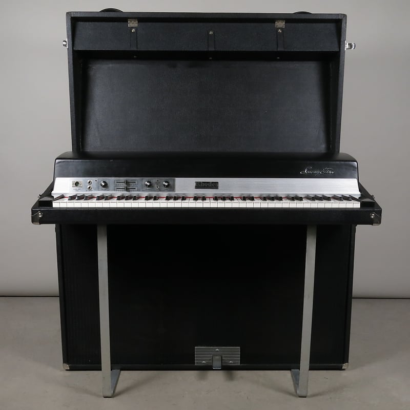 Rhodes Mk1 73 Suitcase Electric Piano + FR7710 stereo amp +