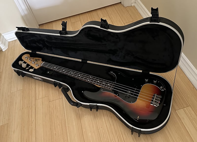 Squier Precision Bass サンバースト 4弦 Amazon.com: Squier Affinity Series Precision Bass Pack, 3