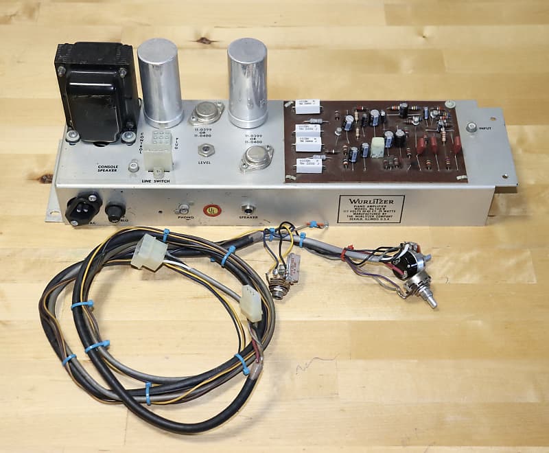 Wurlitzer electric piano 140B amplifier Reverb