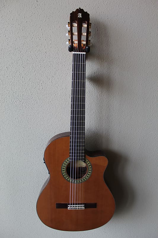 Alhambra 3CCTE1 Electro-classical guitar narrow body