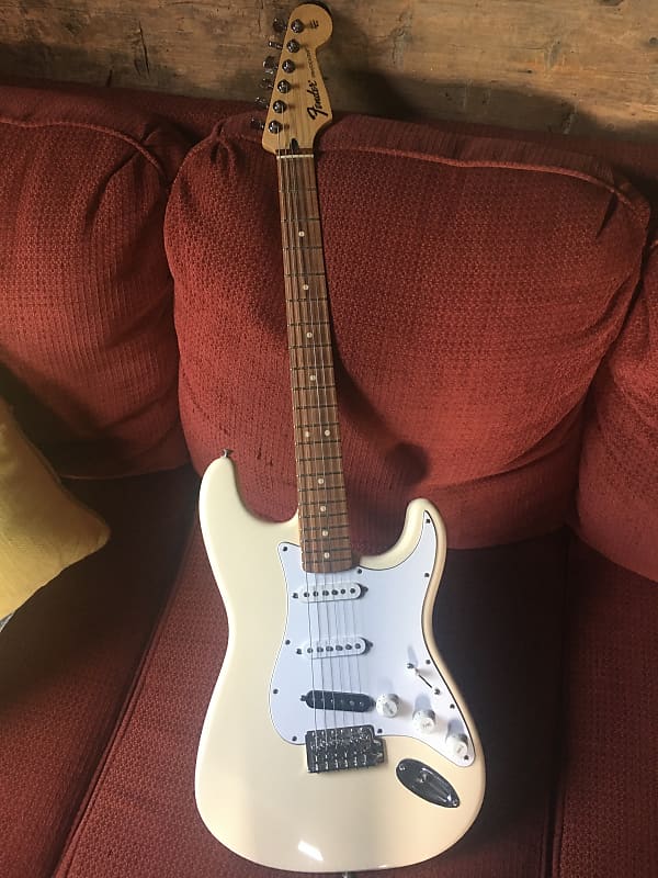 Fender Stratocaster | Reverb