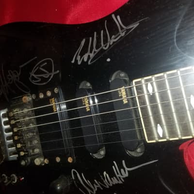 Eddie Van Halen X4 autographed Guitar Yamaha 'RGZ CUSTOM" 1987 gloss black Very Rare image 10