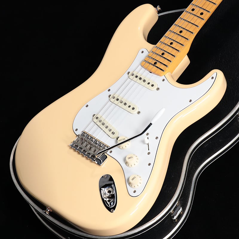 FENDER JAPAN ST68-YM Yngwie Malmsteen Signature Stratocaster