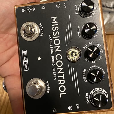 NAMM '19 - Spaceman Effects Mission Control Demo - Premier Guitar