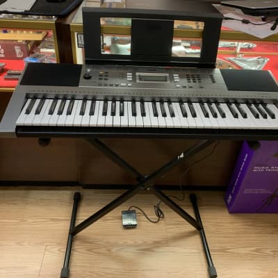 Yamaha PSR-E353 61-Key Portable Keyboard
