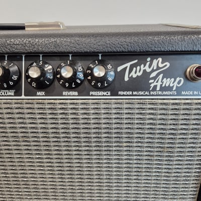 Fender Twin Amp - 100-watts Versatile Guitar Amplifier image 4