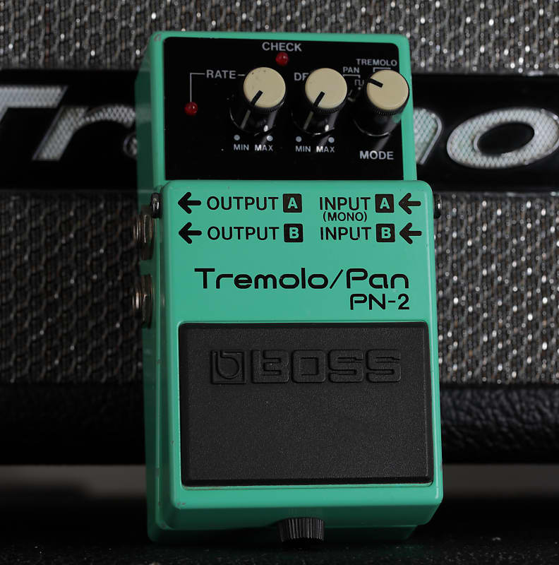 Boss PN-2 Tremolo/Pan