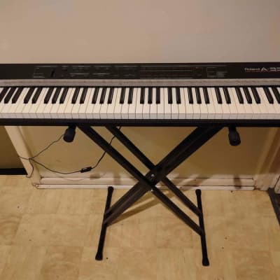 Roland A-33 76-Key MIDI Keyboard Controller 1996 - 2001 - Black, with stand included