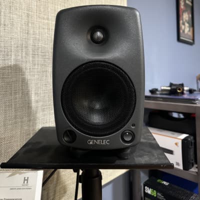 Enceinte monitoring GENELEC 8030B