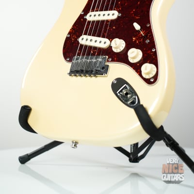 Fender American Deluxe Stratocaster with Rosewood Fretboard and SS frets 2009 Olympic Pearl image 11