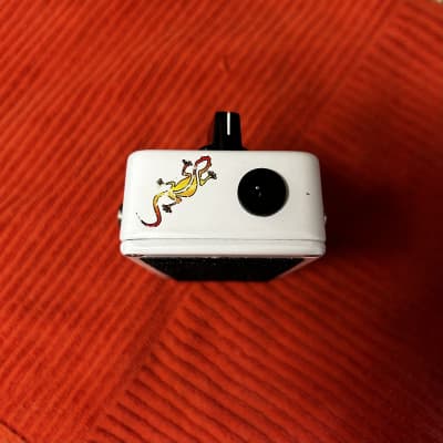 Lizard Leg Effects Flying Dragon ブースター Lizard Leg Flying Dragon Pedal Review - Premier Guitar