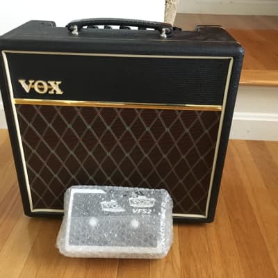 Vox Pathfinder 15R V9168R Black w/ VFS2 Footswitch Dual Footswitch