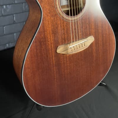 Breedlove Discovery Collection Wildwood Concert Satin CE Solid Wood - African Mahogany image 4