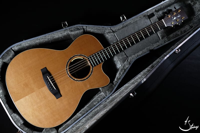 Lakewood  M-32 Edition 2018 | Grand Concert Model with cutaway and pickup system image 1