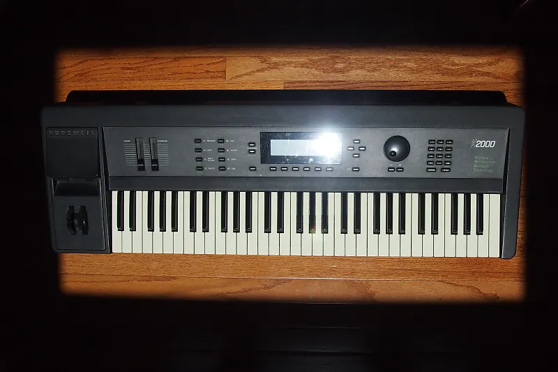 KURZWEIL K2000 シンセサイザー KURZWEIL K2000 シンセサイザー Kurzweil K2000 | Vintage Synth