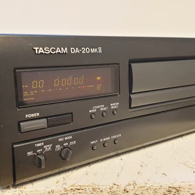 アンプ TASCAM DA-20 s-l400.jpg