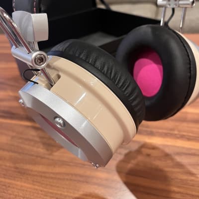 Monster 24k DJ Headphones review: Monster 24K DJ headphones are