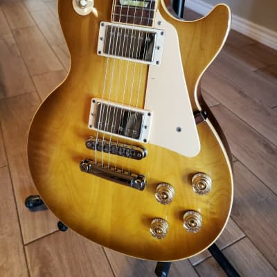 Gibson Les Paul Classic Honeyburst image 1