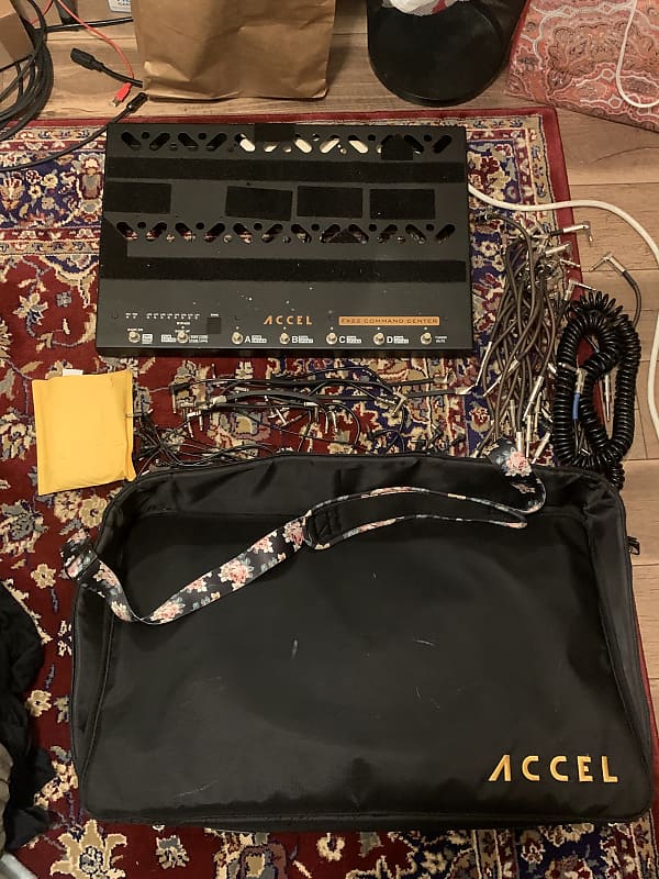 switching Pedalboard kit with Velcro, power supply, cables Reverb