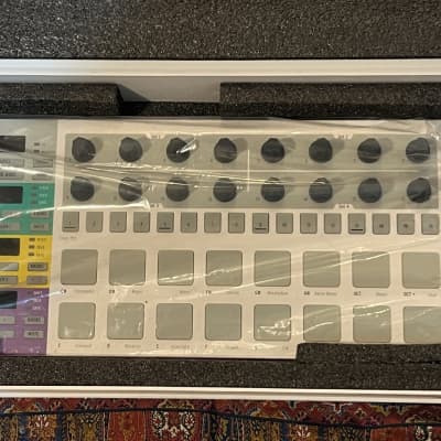 Arturia BeatStep Pro MIDI Controller 2017 - Present - White WITH EXTRAS image 3