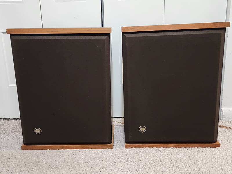 KLH Research Ten Series CB-10 Bookshelf Speakers - 1 Megaflux Woofer/1 Replaced  			