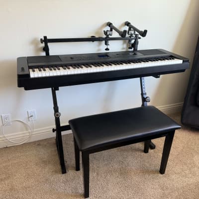 Yamaha DGX-660 Arranger Piano with travel Stand and Case - 2016 Black