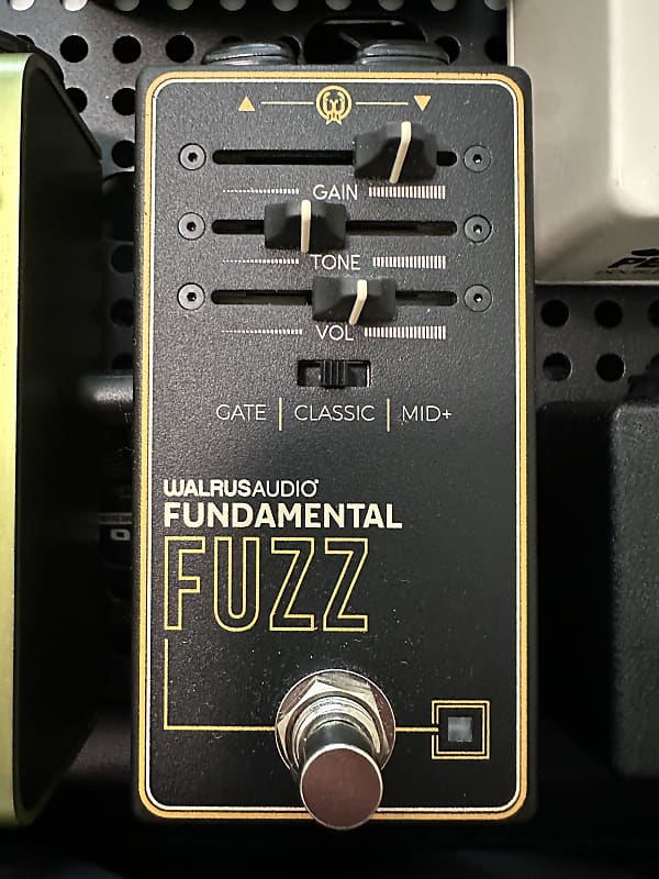 Walrus Audio Fundamental Fuzz