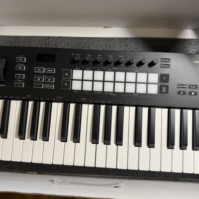 Novation Launchkey 37 MKIII MIDI Keyboard Controller 2020 - Present - Black