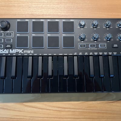 Akai MPK Mini MKII 25-Key MIDI Controller 2014 - Present - Black with Black Keys