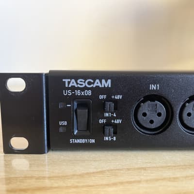 その他 TASCAM US-16X08 us-16x08_p_front.jpg