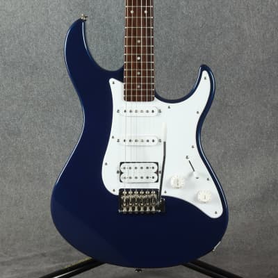 Yamaha Pacifica 012 Electric Guitar Vintage White | Reverb UK Yamaha Pacifica 012 Electric Guitar Vintage White | Reverb UK