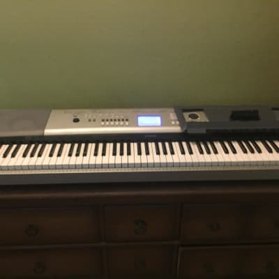 Yamaha YPG535 88-Key Portable Grand Piano image 2